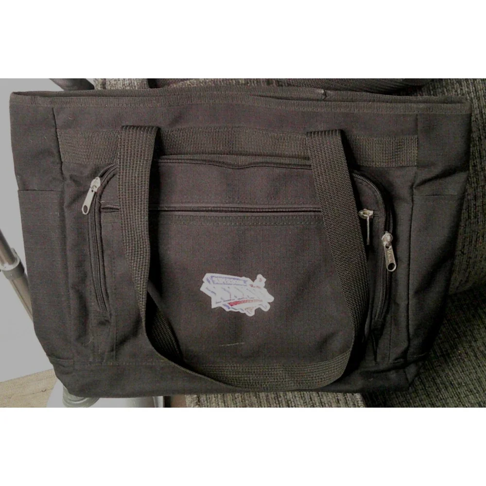 Super Bowl XXXVI Vintage Black Shoulder Travel Bag Patriots vs Rams 2002